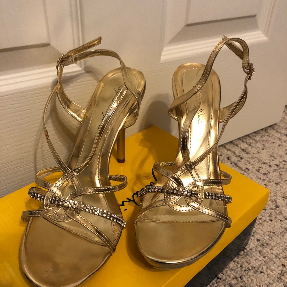 Gold Heels - Picture 2 of 4